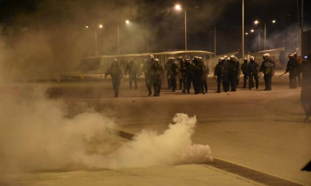 Χίος: Επίθεση με ρουκέτες του Πάσχα κατά αστυνομικών